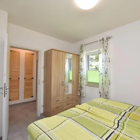 Semesterbostad Idyllic In With Terrace Damshagen